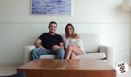 MILF مادر برازرس آلانا لوو تقدیر پس از ضرب و شتم روی جوانانش اسپری کرد