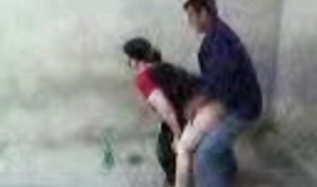 یورو لبخند حسی برازرسsex ، دوستداران دیک را ضرب و شتم می کند