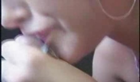 Stepmom دانلود فیلم های سکسی سایت برازرس Fucks پسر به عنوان رشوه